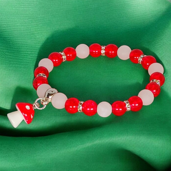 White Jade Red Crackle Glass Bracelet with Mushroom Charm Y2K Whimsical Earthy - Picture 1 of 11